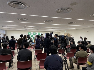 フィクサー2 撮影風景 記者会見場2
