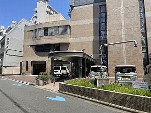 4庁舎外観