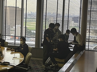 麻生区役所撮影風景 ハローワークのカウンターへ変身