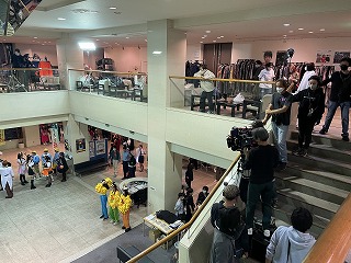 第4庁舎ロビー ゆとりですがなにか撮影風景1
